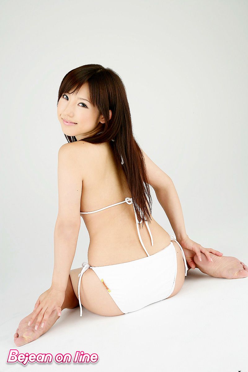 白娘隊 Shiori Kawana 川奈栞 [Bejean On Line]老师洗澡时让我进去吃她的胸